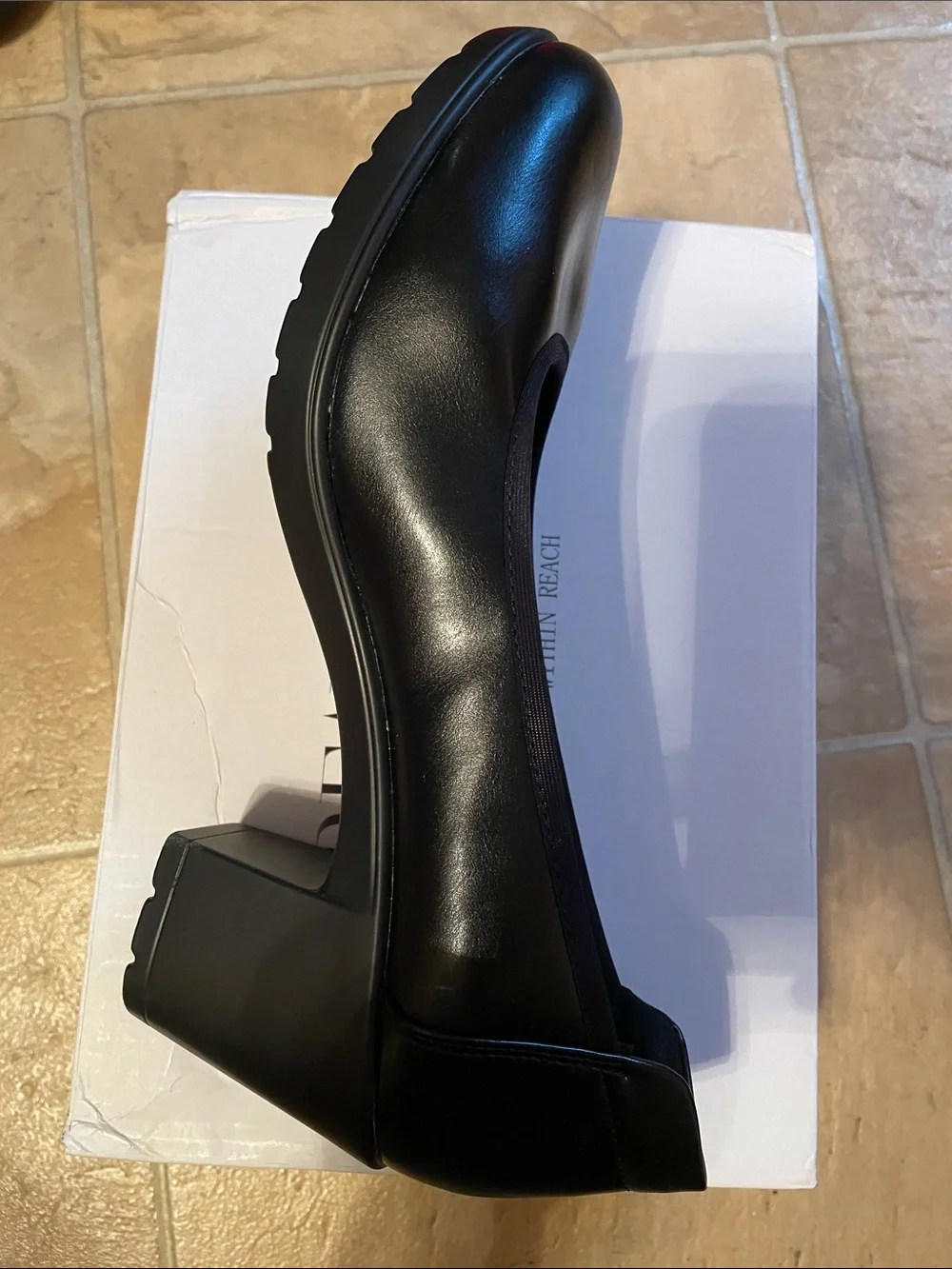 Dream Pairs Black Rounded-Toe Flats